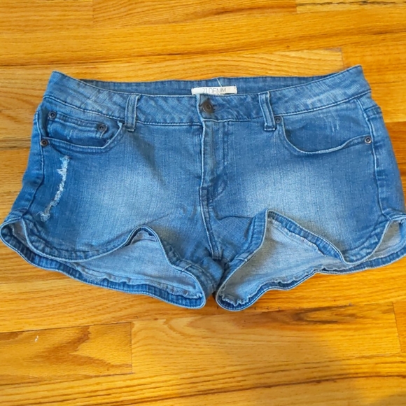 Forever Denim - Picture 1 of 4